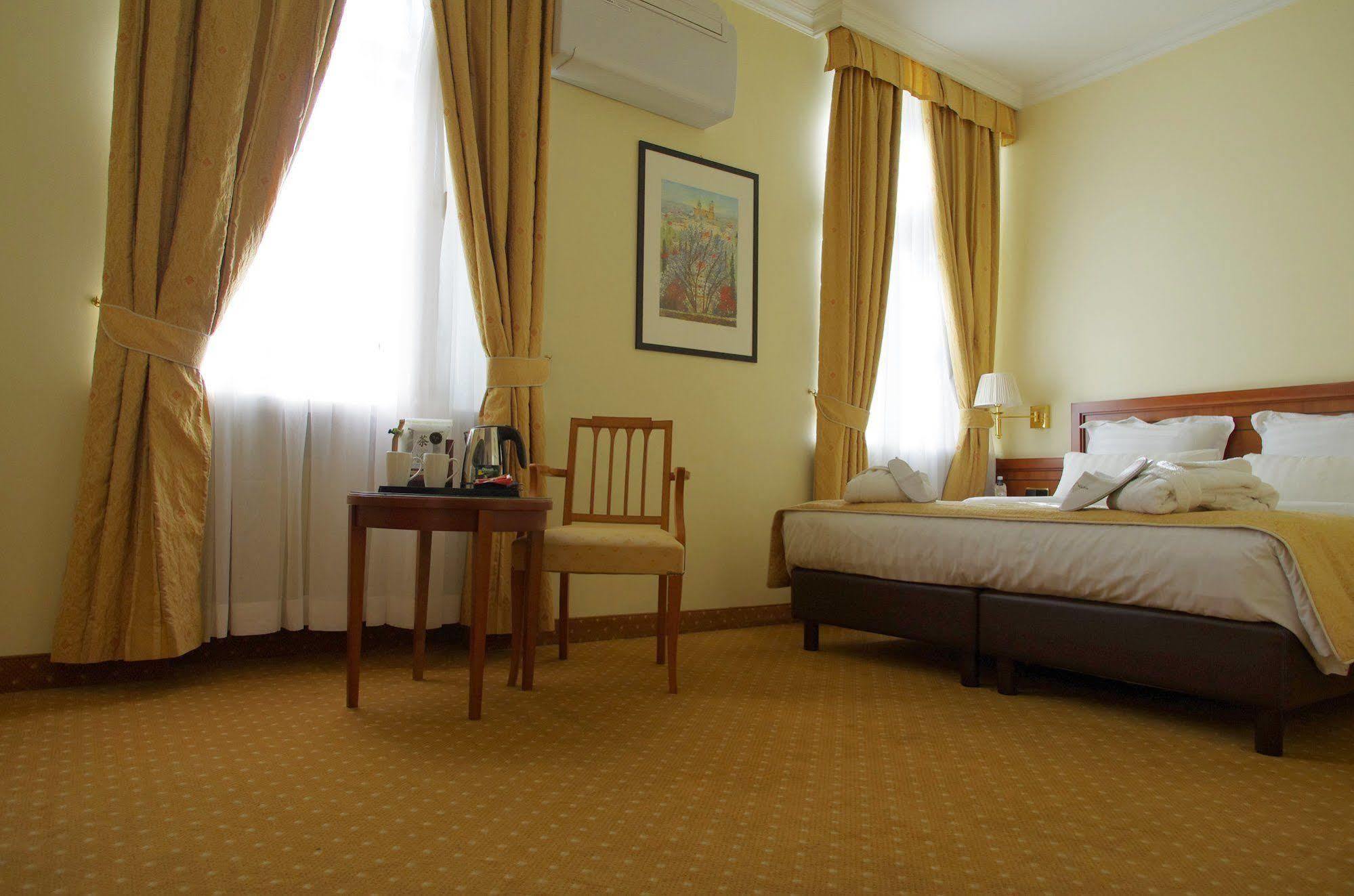 Hotell My 4*